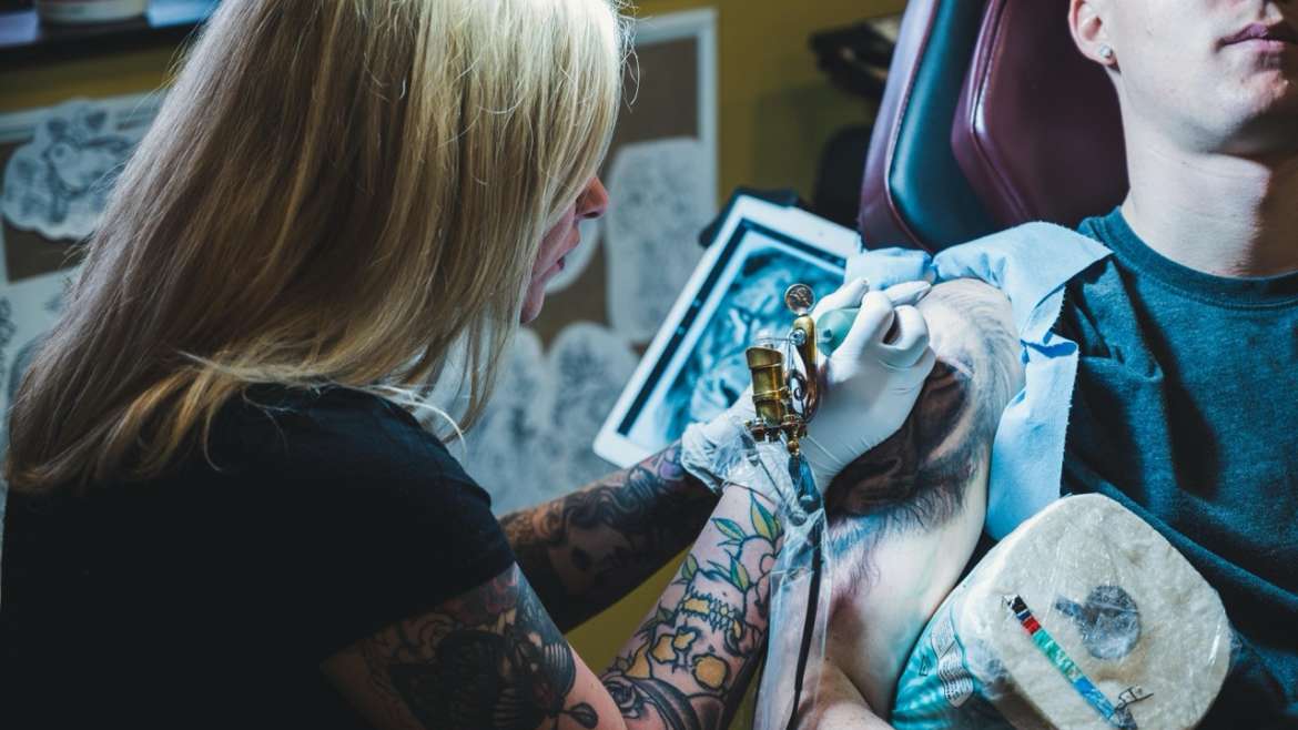 Reclamación clínica: daños por eliminación de tatuaje